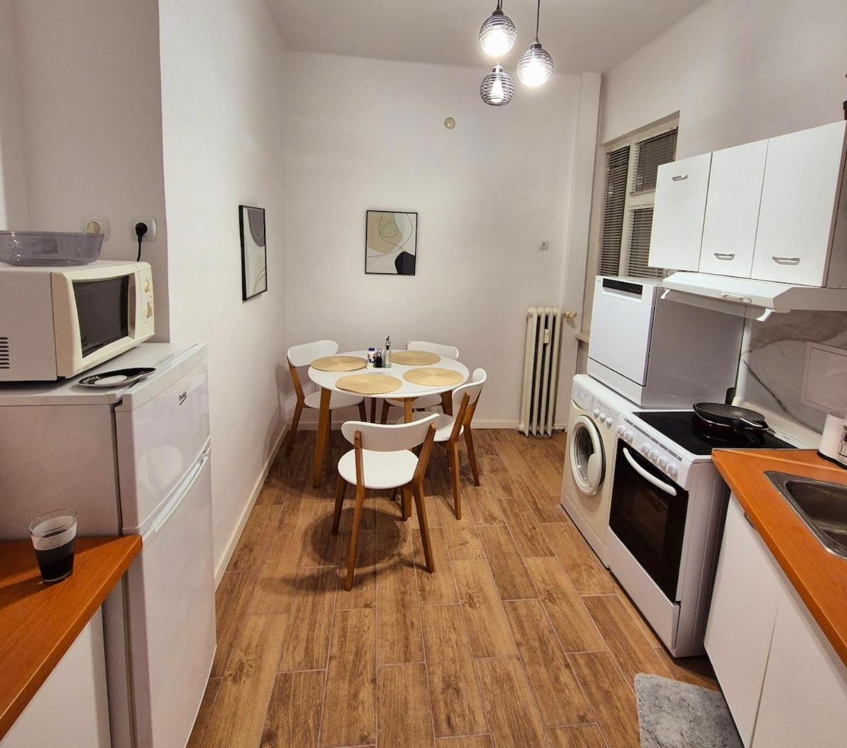 Botev's Finest 3br Апартаменти